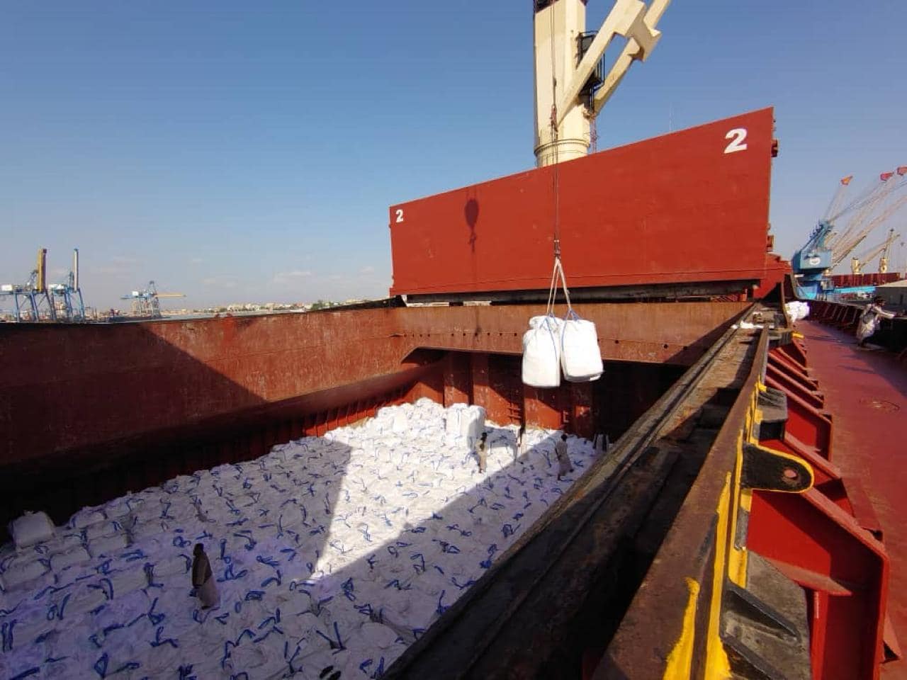 Ukraine exports food despite Russian aggression: unloading of the vessel MV Future ID in Sudan with 14.6 thousand tonnes of flour milled from Ukrainian wheat. This was the second batch of humanitarian aid sent to Sudan as part of President Zelensky's Grain from Ukraine initiative, which was dispatched by the UN World Food Programme (WFP)