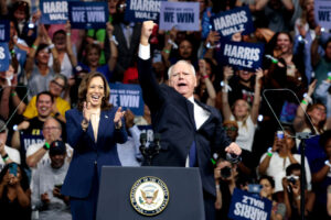 Kamala Harris and Tim Walz foto