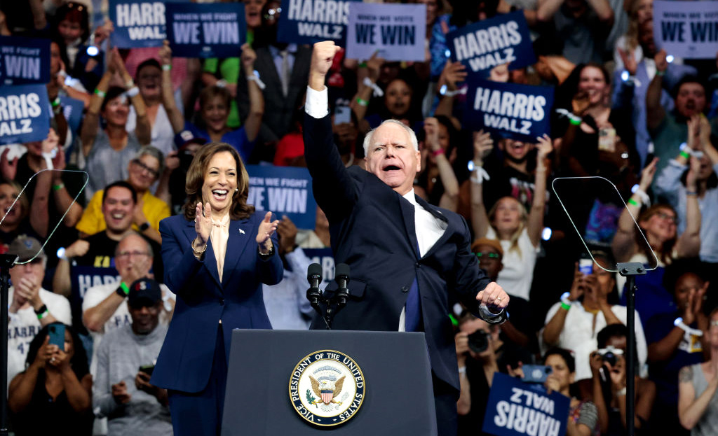 Kamala Harris and Tim Walz foto