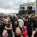 People Flee Greek Island of Santorini Amid Wave of Earthquakes